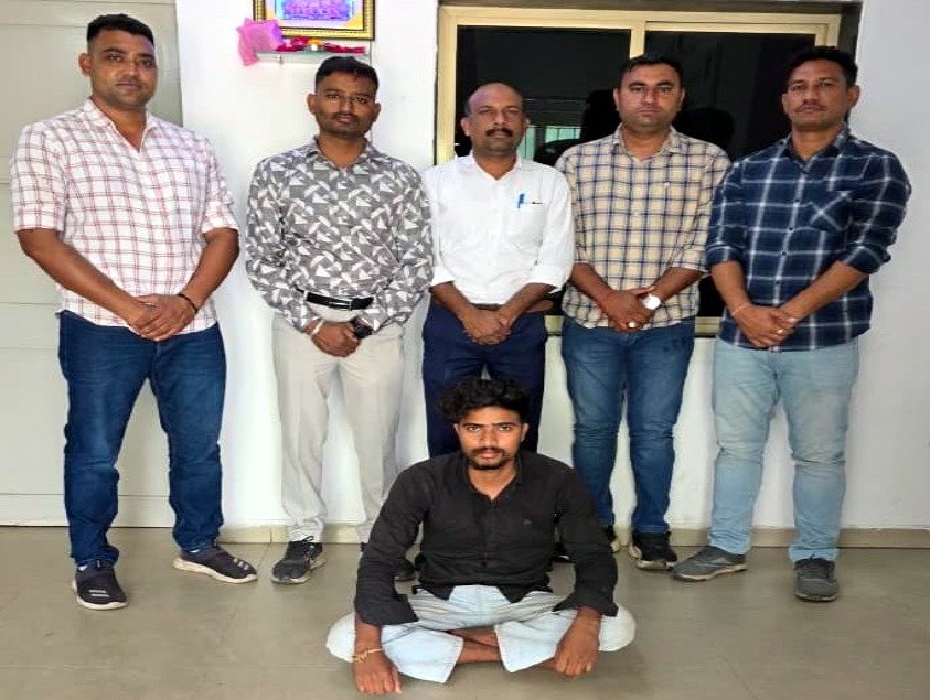 દારૂના ગુનામાં સંડોવાયેલ ફરાર શખ્સ પકડાયો.